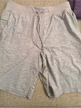 lululemon athletica Men's Heathered Light Gray Performance Shorts